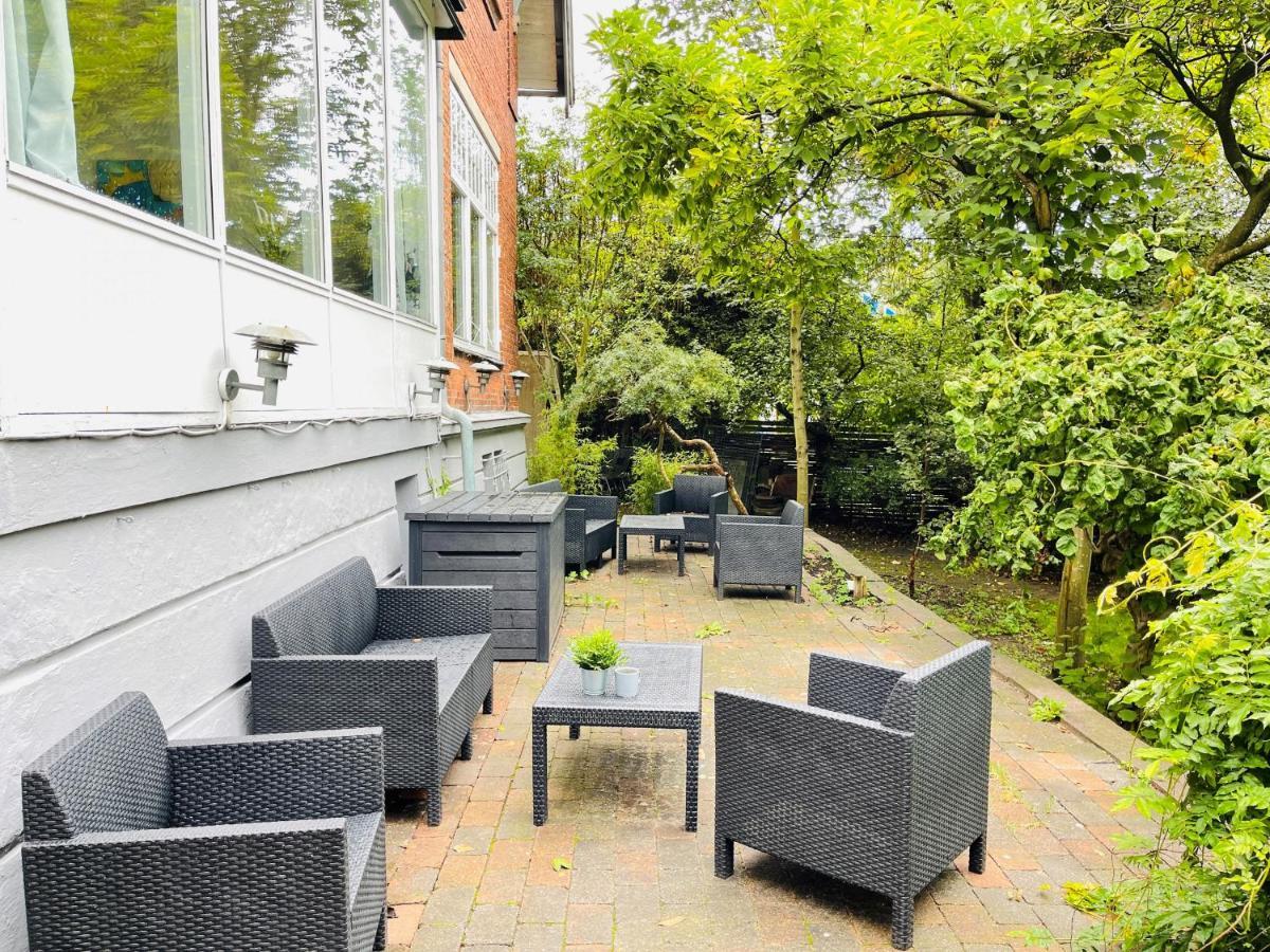 Aday - Aalborg Mansion - Big Apartment With Garden ภายนอก รูปภาพ