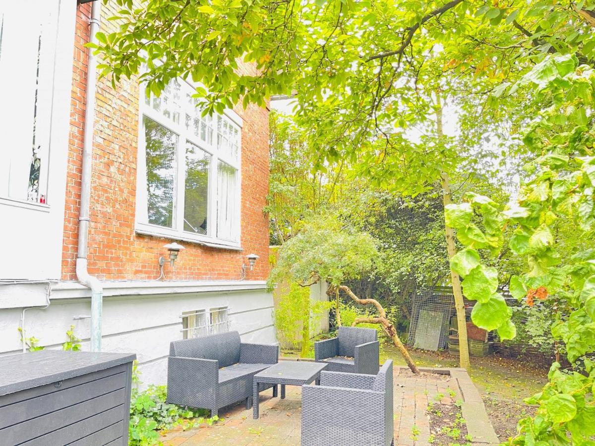 Aday - Aalborg Mansion - Big Apartment With Garden ภายนอก รูปภาพ